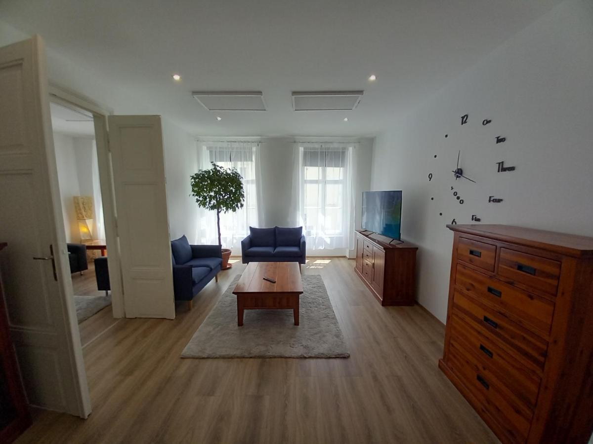 Korvin One Apartman Pápa 외부 사진